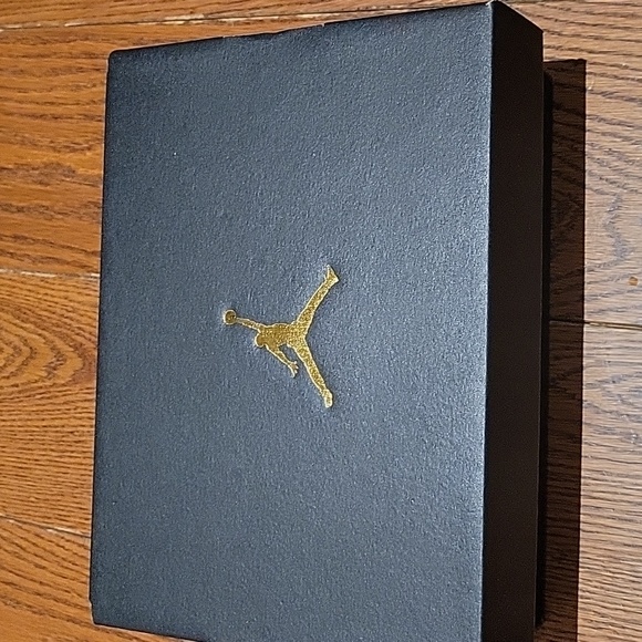 Jordan 1 Mid Alt - Picture 8 of 9